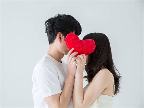 【男性の本音】キスしてくる男性心理＆キス好きな彼の特徴｜「 